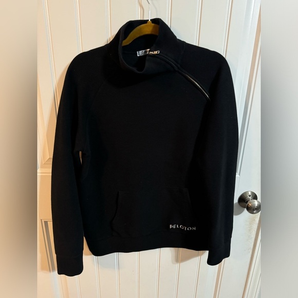 Peloton Ribbed Pullover 1/2 Zip Asymmetrical Black - Picture 2 of 7